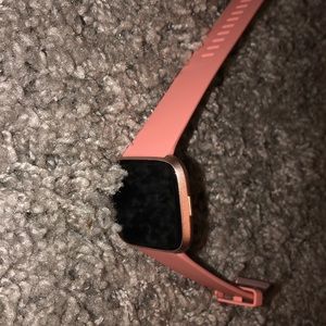Fitbit versa used less than 10 times